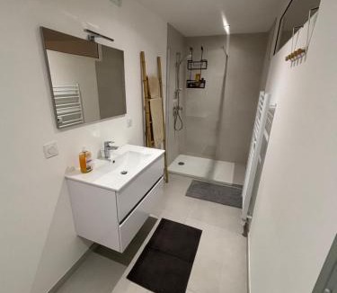 Evenos Apartment | Appartement Basse Venette - Saint-Anne d'Evenos