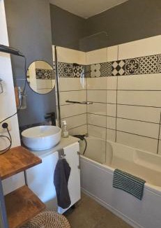 La Bouverie Apartment | Appartement avec Terrasse et piscine