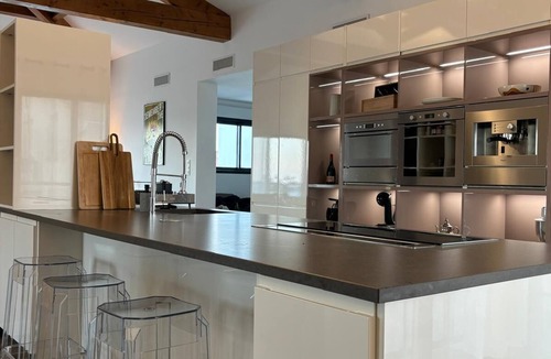 Figarella Apartment | Appartement de Prestige Idéalement Situé au Bord de L'eau Avec Grande Terrasse