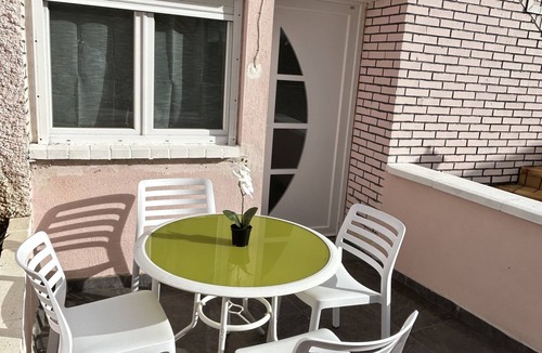 Varennes-sur-Seine Apartment | Appartement de Plein Pied Avec Terrasse à 20mn du Château de Fontainebleau