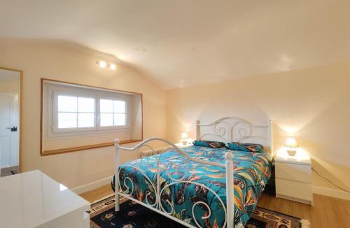 Bagneres-de-Bigorre Apartment | Appartement indépendant dans une charmante maison d'hôtes de vacances - HI PYRENEES - Jardin privé de 4000 m2 face au Pic du Midi