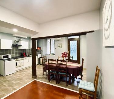 Saint-Clement Apartment | Appartement Indépendant avec jardin, entrée autonome par boîte à clé , Self-Check-In