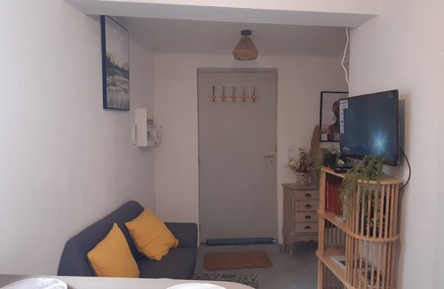 Gorze Apartment | Appartement Indépendant au Coeur D'un Écrin de Nature