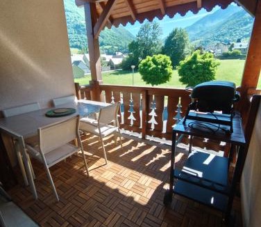 Luz-Saint-Sauveur Apartment | Appartement meublé T3 avec terrasse vue montagne