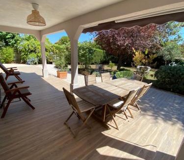 Sanary-sur-Mer Apartment | appartement rez de villa proche port et plages de Sanary