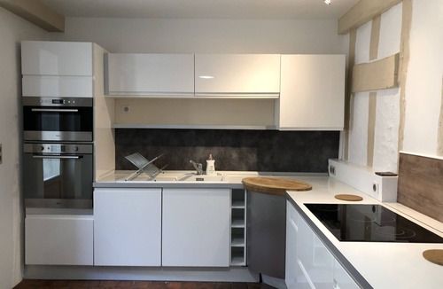 Auxerre Apartment | Appartement Très Spacieux de 120 m2 Dans une Magnifique Maison du Moyen âge