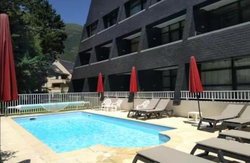 Saint-Lary-Soulan Apartment | Appartement vue MONTAGNE T1 centre village PISCINE SAUNA au ROYAL MILAN RESIDENCE
