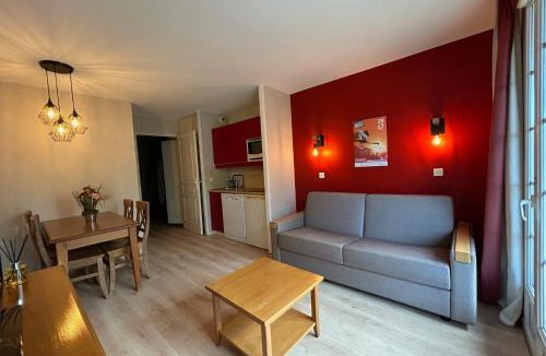 Marciac Apartment | Appt HAMEAU DU LAC (apt 142) avec piscine et vue sur le lac
