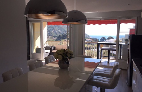 Cassis Apartment | Apt 2 bedrooms air-conditioned Cassis. Terrace with sea view, Parking. Beach village on foot