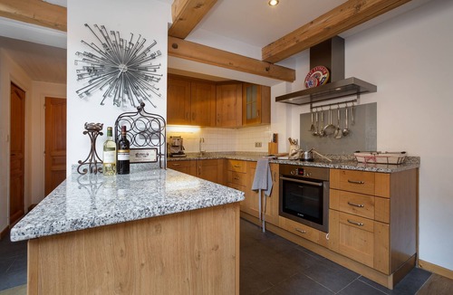 Le Tour Apartment | Apt Clusettes 1-min walk to ski + parking & WiFi, Le Tour (Argentière), France