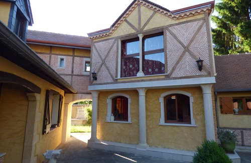 Arbus House | Arbus: Beautiful, quiet, cool residence with enclosed garden planted with trees.