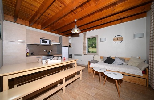 Arreau Apartment | 'Arreau'xygène Duplex Apartment for 7-9 Guests with Mountain View, Shared Pool, and Wi-Fi
