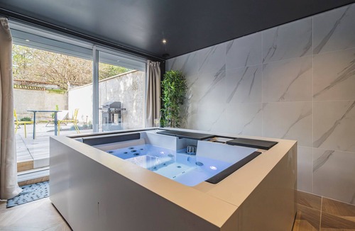 Reims Apartment | Art Déco Lesage & Spa
