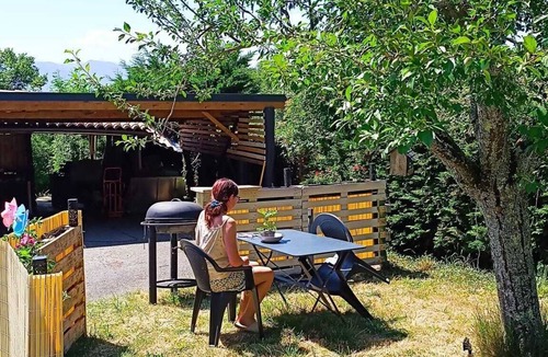 Landorthe Apartment | At Les Soays: a 40 m² air-conditioned studio with access to the pool, forest, and sheep