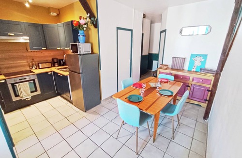 Chalons-en-Champagne Apartment | At the foot of station n°7
