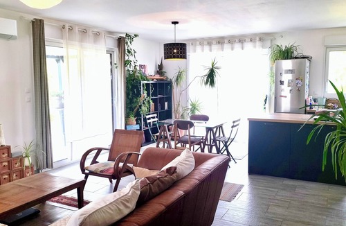 Saumane-de-Vaucluse Villa | At the foot of the hill, 2 min from the river (Sorgue), 5 min from Isle sur Sorgue!