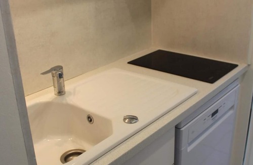Saint-Etienne-en-Devoluy Apartment | At the foot of shops, 4th floor, balcony, tv, 27m², Superdévoluy