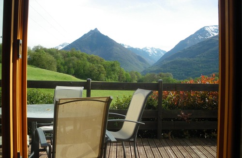 Ayros-Arbouix Ski Chalet | At the foot of the Hautacam massif, wooden chalet for rent