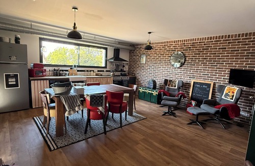 Sebazac-Concoures House | Atypical family home with garage, private parking ideal for cars and motorcycles!
