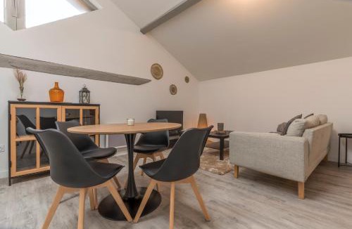 Castelsarrasin Apartment | ATYPIQUE - 2 chambres avec salles de bains, cuisine équipée, parking gratuit