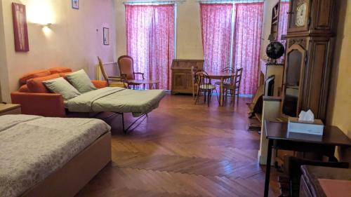 Vic-Fezensac Bed & Breakfast | Au dessus des arcades