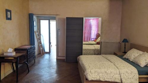 Vic-Fezensac Bed & Breakfast | Au dessus des arcades