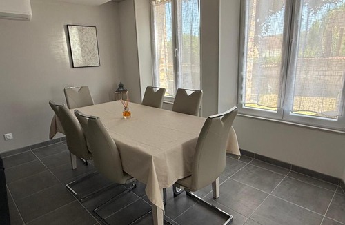Gisy-les-Nobles Apartment | Au fil de l'eau