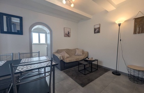 Chateauvillain House | Au petit Café - Châteauvillain