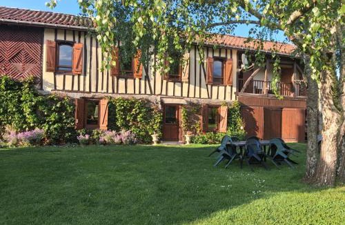 Izaut-de-l'Hotel House | Au village