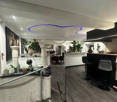 Malay-le-Petit Hotel | Auberge aux 1000 saveurs