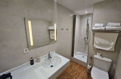 Mesnil-Saint-Pere Hotel | Auberge du Lac, Sure Hotel Collection by Best Western