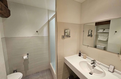 Mesnil-Saint-Pere Hotel | Auberge du Lac, Sure Hotel Collection by Best Western