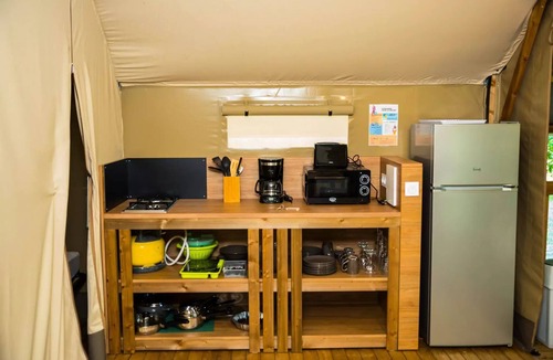 Le Change House | Auberoche campsite * - MINI-WOOD LODGE TENT on canvas stilts, without toilets, for 4 people 4 people