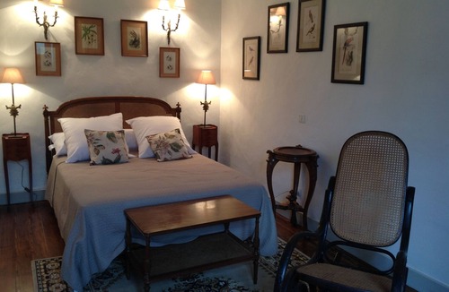 Meynes House | Authentic Mas Provencal 19th century classified 4 * in a 5000 m² fenced park