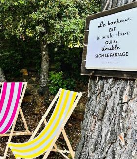 Le Beausset Bed & Breakfast | Authentique bergerie en pierre avec jacuzzi privé piscine et massages La grange des amoureux