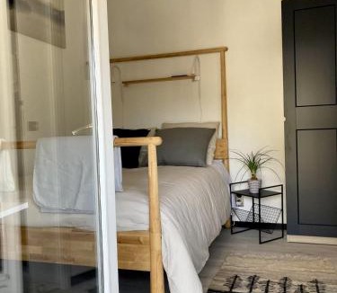 Foix Apartment | AUX 4 LOGIS - Studio Le Roof - Une vue splendide - Petit déjeuner offert 1ère nuit