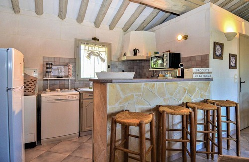 Vallabregues Apartment | Awesome apartment in Vallabregues with WiFi