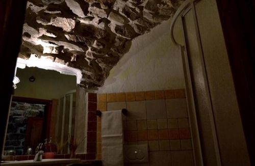 Apricale Bed & Breakfast | B&B Da Marta: King Room with Mountain View