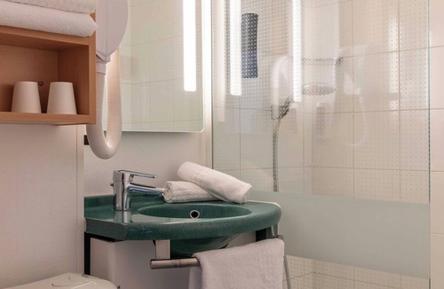 Lourdes Hotel | B&B HOTEL Lourdes Centre Gare 3 étoiles