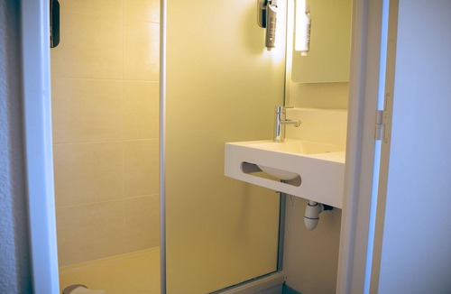 Ars-Laquenexy Hotel | B&B HOTEL Metz Est Technopole Pôle Santé