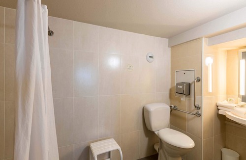 Barberey-Saint-Sulpice Hotel | B&B HOTEL Troyes Barberey