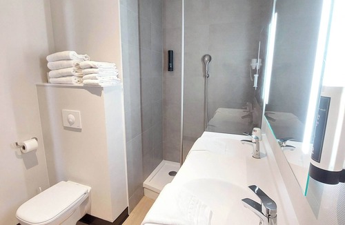 Lavau Hotel | B&B HOTEL Troyes Magasins d'usine