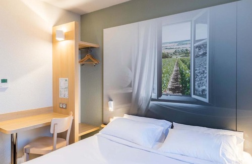 Lavau Hotel | B&B HOTEL Troyes Magasins d'usine