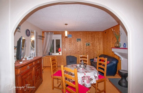 Peyragudes Apartment | 'Bagnères de Luchon' Apartment with Mountain View and Wi-Fi