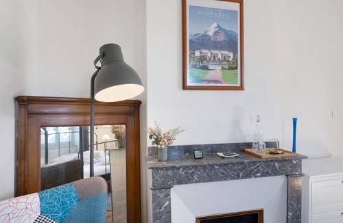 Montgaillard-de-Salies Bed & Breakfast | Baladous Guest Room – Arbas with Shared Terrace, Wi-Fi, and Air Conditioning