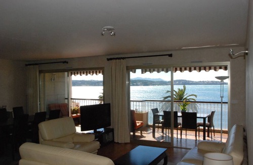 Bandol Apartment | BANDOL Front de Mer - 4 Rooms, 91 M2 + Terrace 17 m² - Facing Sand beaches.