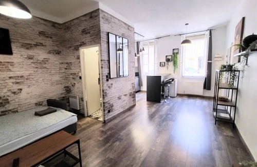 Les Chutes Lavie Apartment | Barbier - T1 pour Séjour Pratique à Marseille