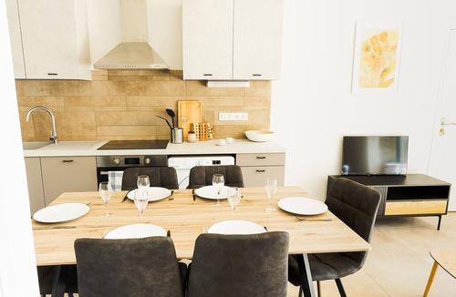 Assier House | Barn La Roca Masia - Les Tournesols, swimming pool, garden, 3 bedrooms 6/8 people