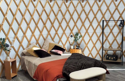 Bonzee Cottage | Base de Loisirs du Colvert - Yurt