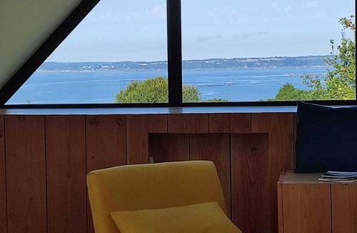 Guimaec House | Beach access house with garden. Sea view from all bedrooms and living areas